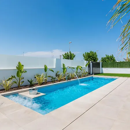 Luxury Villa *